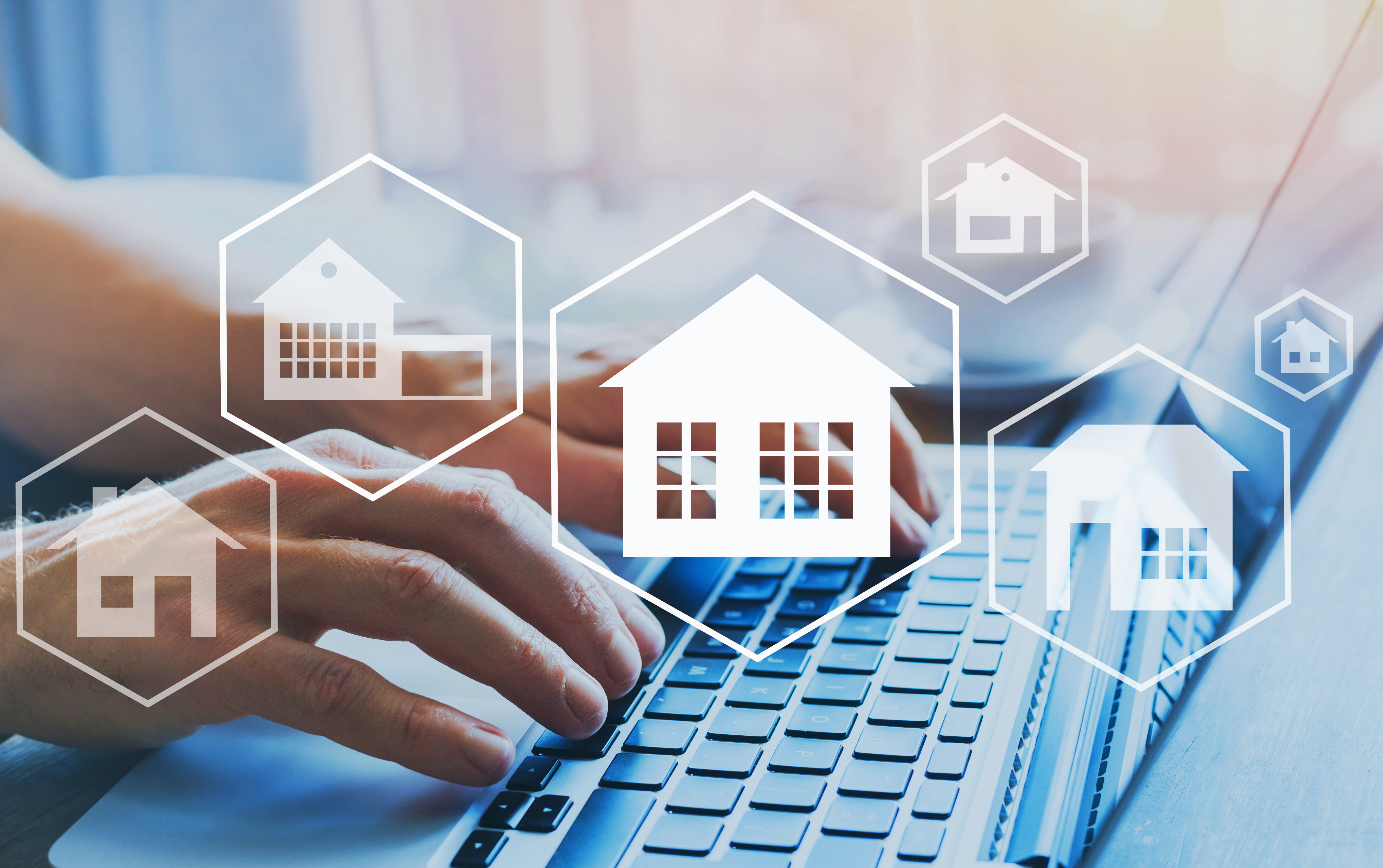 Aujourd'hui, il est possible d'investir dans l'immobilier en ligne (SCPI). © Song_about_summer, Adobe Stock